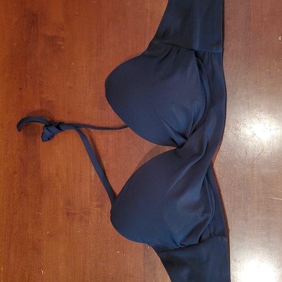 Shade & Shore Black Bikini Top With Underwire Support. Size 36 C - Picture 2 of 6